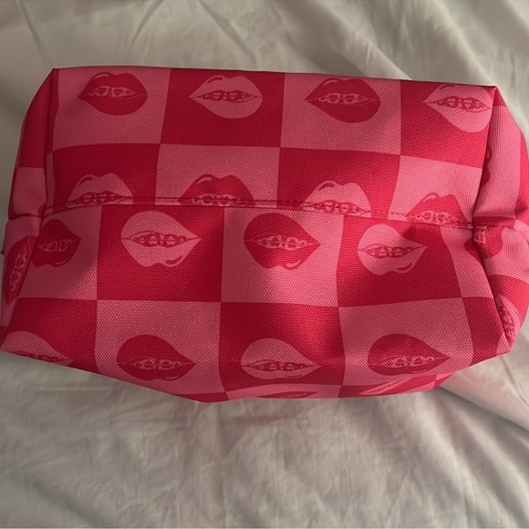 BRAND NEW BENEFIT MAKEUP BAG - Picture 4 of 4